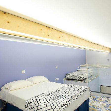 Casa Niccolo Apartment Наполи Екстериор снимка