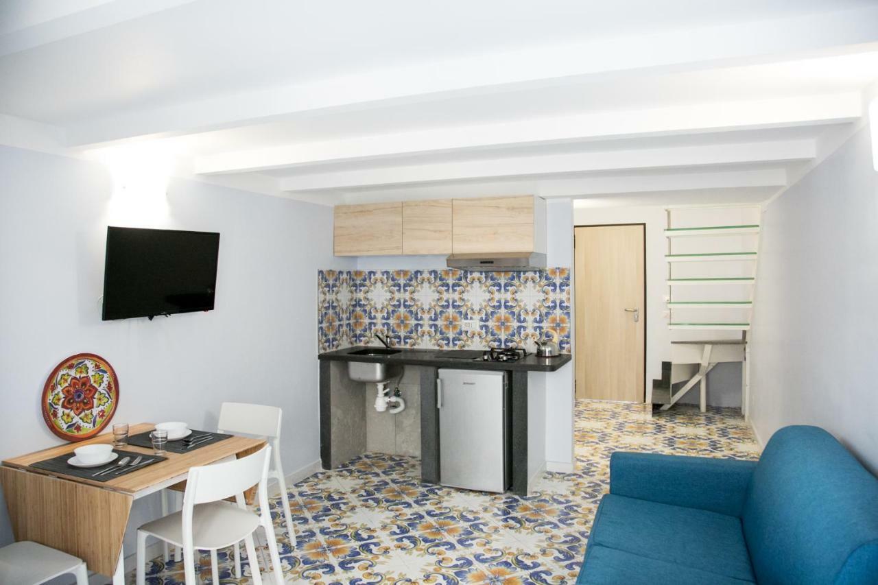 Casa Niccolo Apartment Наполи Екстериор снимка