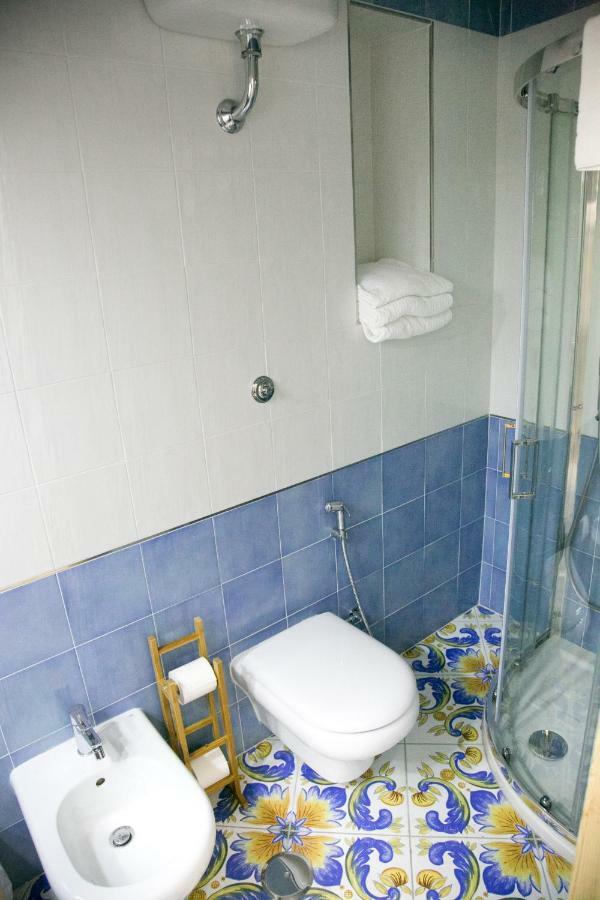Casa Niccolo Apartment Наполи Екстериор снимка