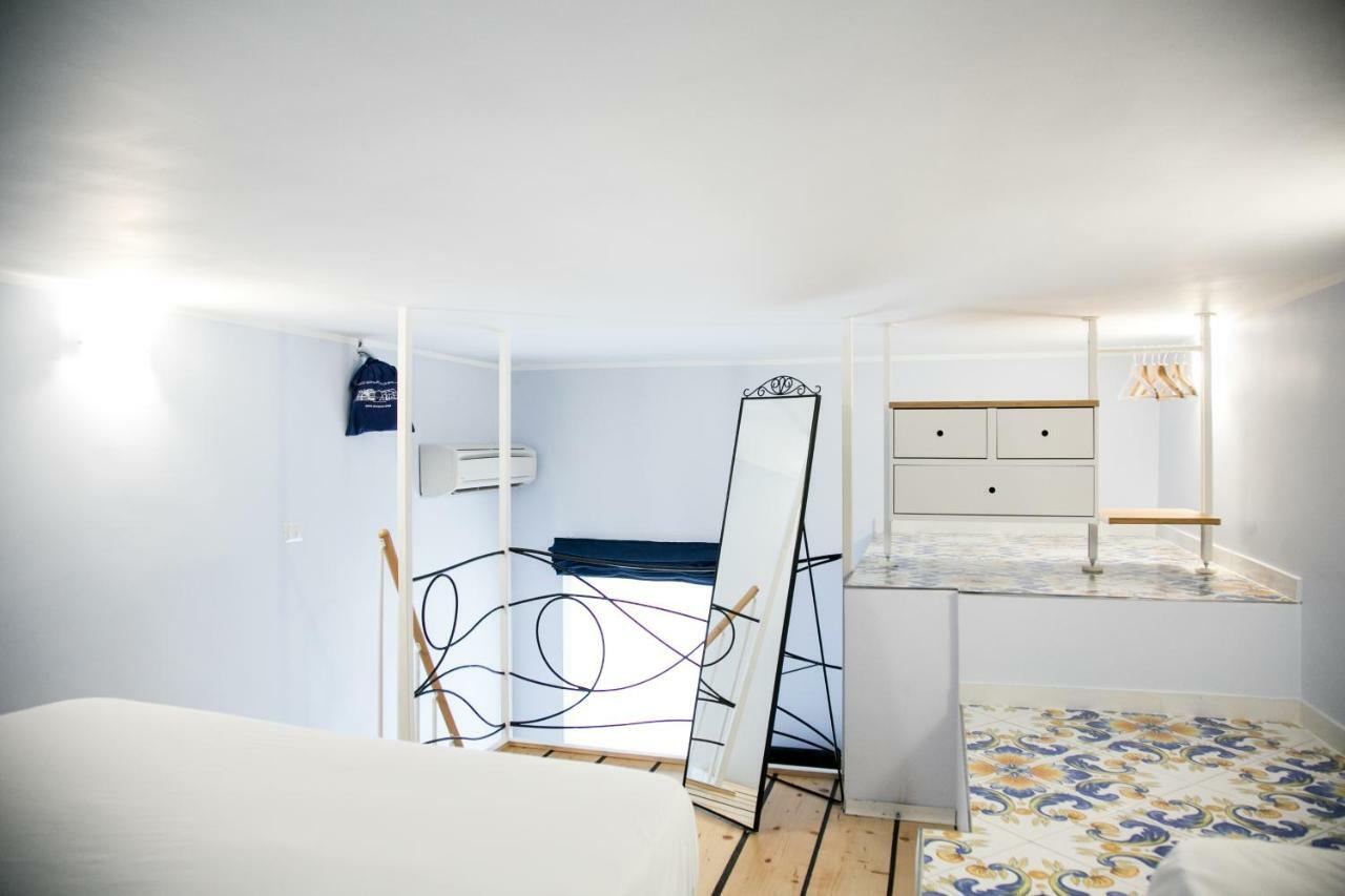 Casa Niccolo Apartment Наполи Екстериор снимка