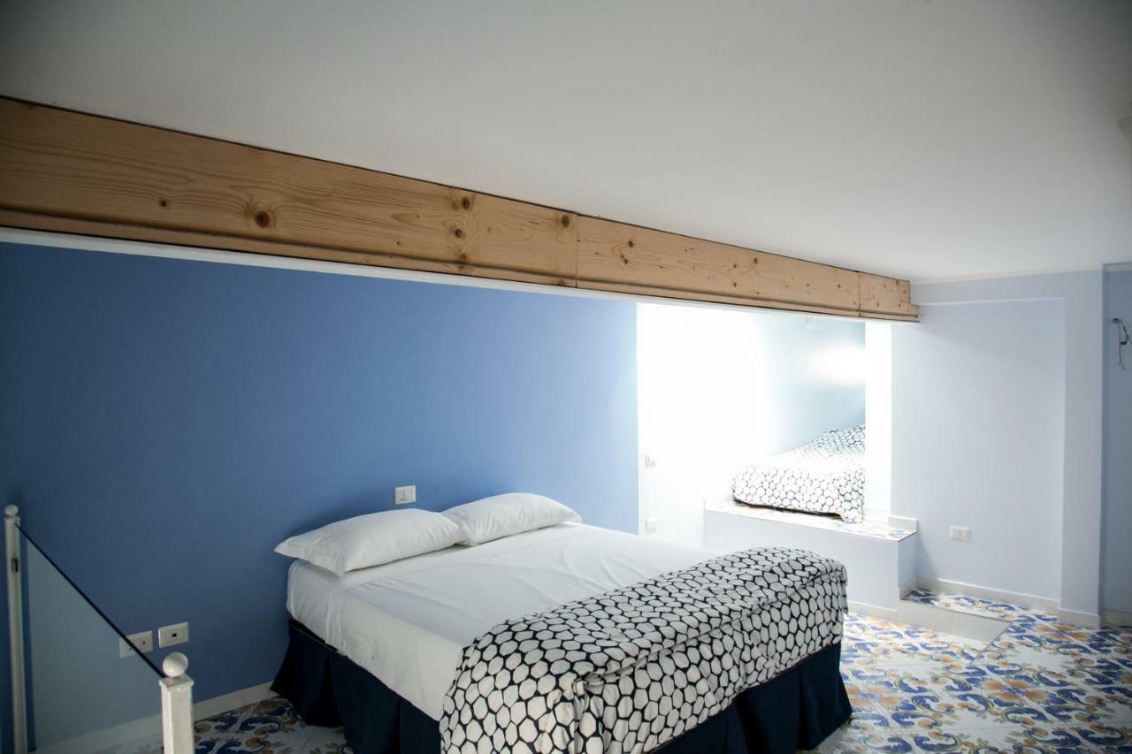 Casa Niccolo Apartment Наполи Екстериор снимка