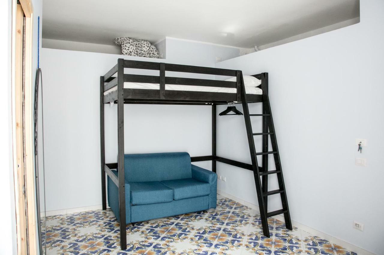 Casa Niccolo Apartment Наполи Екстериор снимка