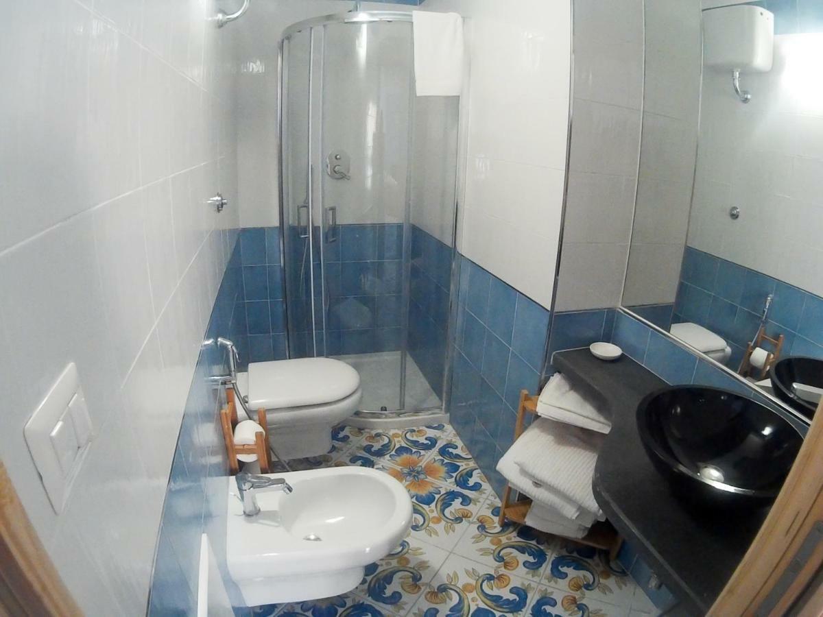 Casa Niccolo Apartment Наполи Екстериор снимка