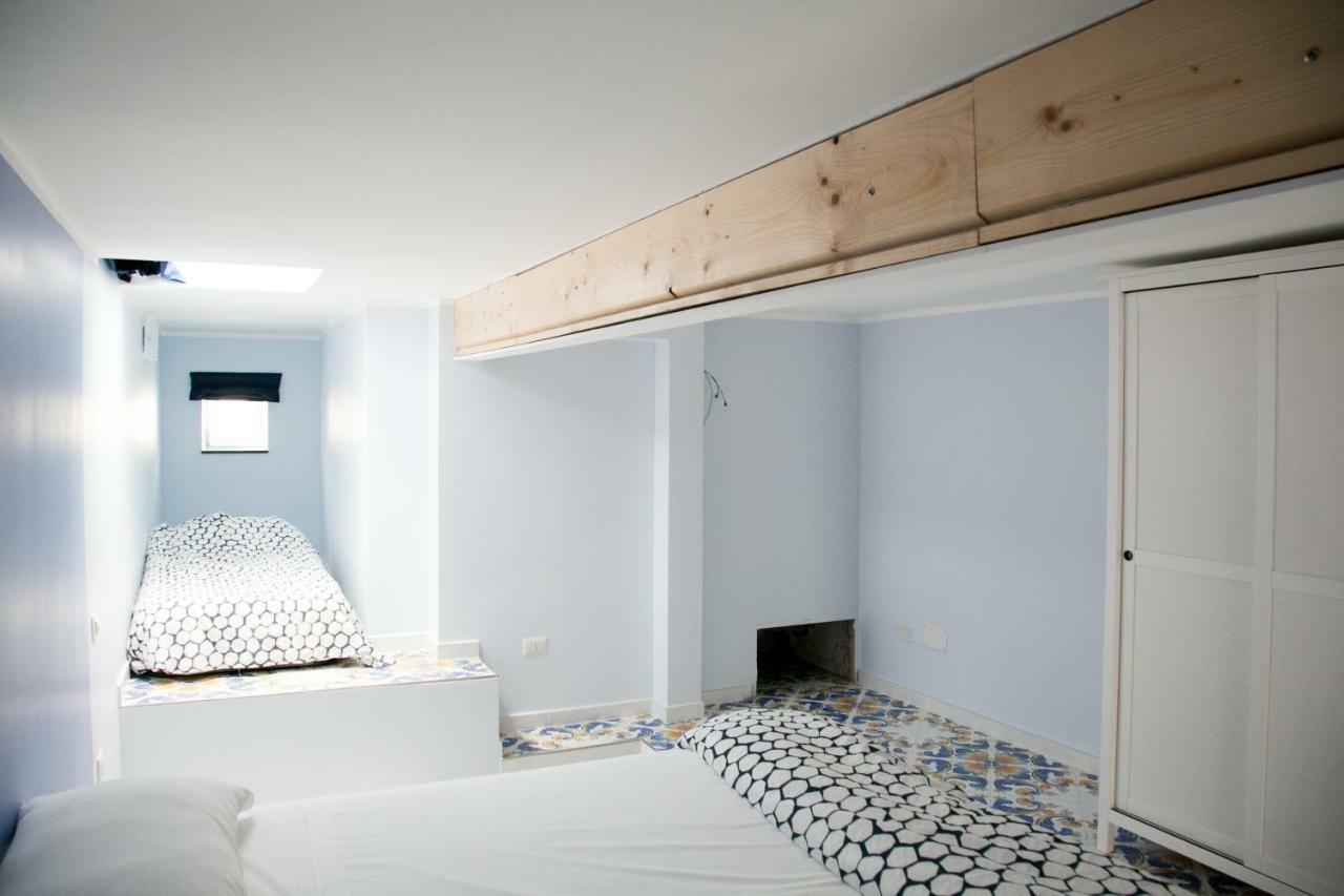 Casa Niccolo Apartment Наполи Екстериор снимка