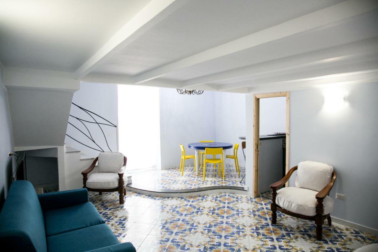 Casa Niccolo Apartment Наполи Екстериор снимка