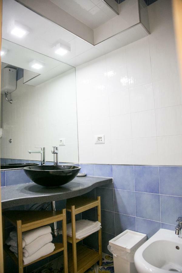 Casa Niccolo Apartment Наполи Екстериор снимка