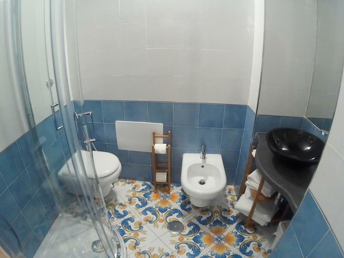 Casa Niccolo Apartment Наполи Екстериор снимка